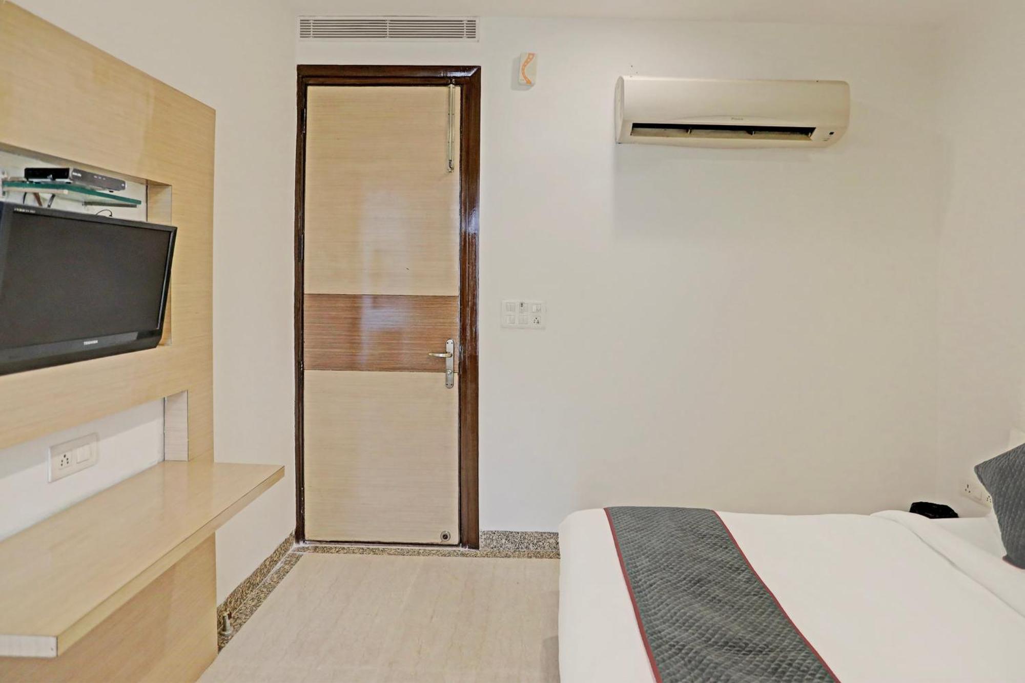 Townhouse Relax Suits A Boutique Hotel Vasundhara Ghaziabad Exteriör bild