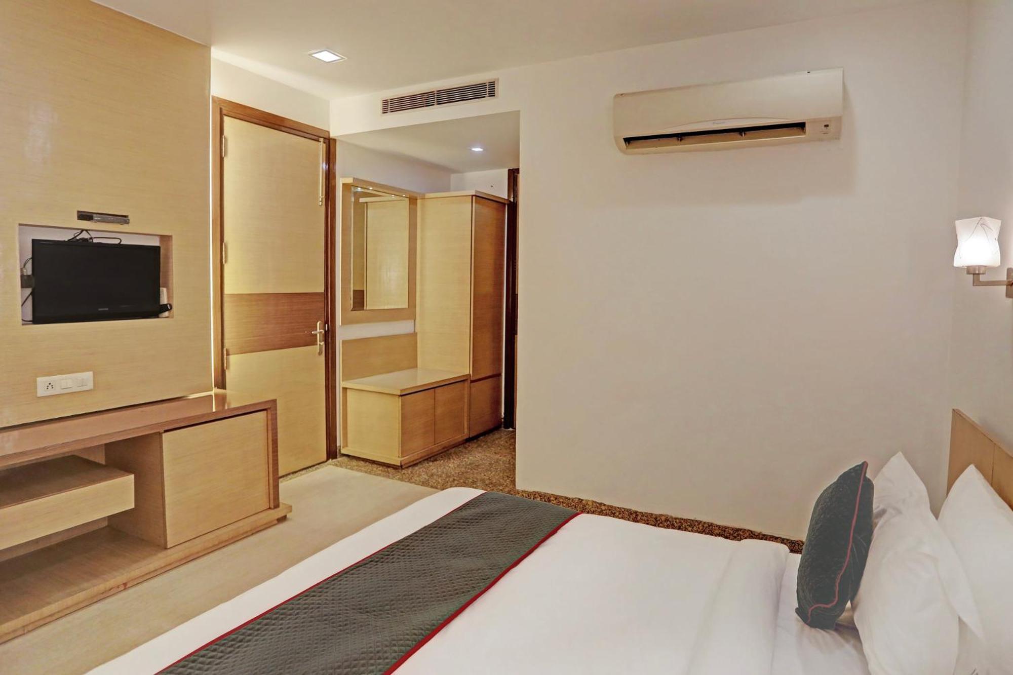 Townhouse Relax Suits A Boutique Hotel Vasundhara Ghaziabad Exteriör bild